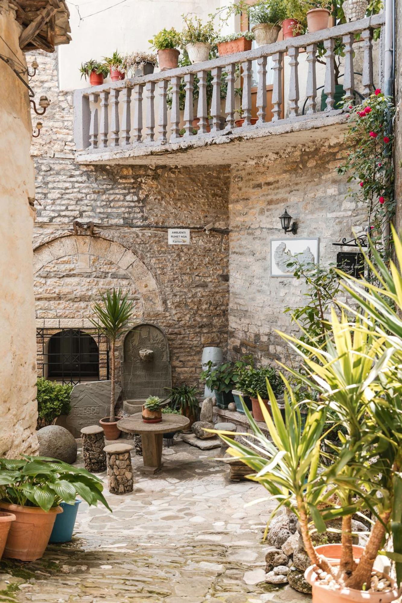 Dam Stone Boutique Hotel Gjirokastër Buitenkant foto